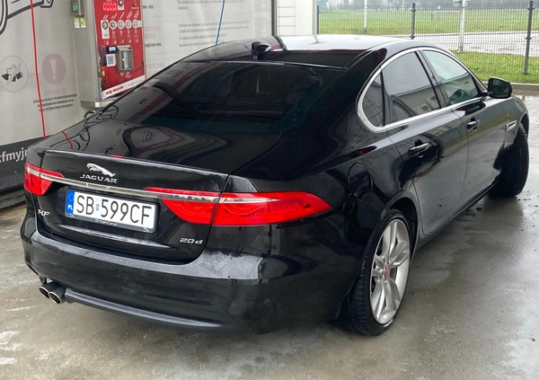 Jaguar XF cena 76999 przebieg: 148000, rok produkcji 2017 z Oświęcim małe 154